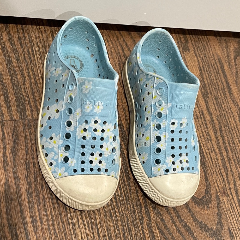 Native Kids Light Blue Daisy Jefferson sneakers/sandals
